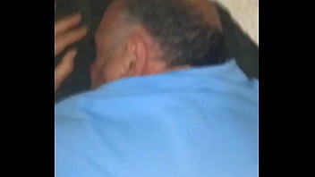 Erick Diaz atendendo cliente pg