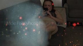 Evangeline ignores with pantyhose soles exposed 1