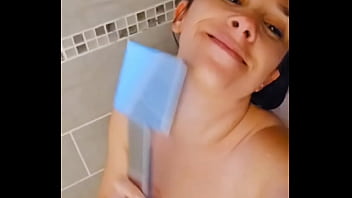 Une bonne douche !! J&rsquo_aurais pr&eacute_f&eacute_r&eacute_ de sperme ou pisse