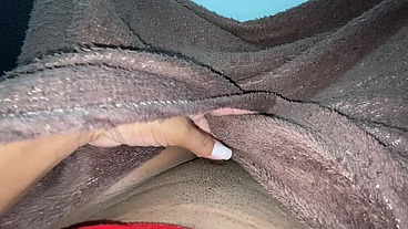 Nossa a pretinha aqui tava num tesão bati uma siririca bem gostosa a bucetinha bem molhadinha os vizinho ouviu meu gemido rsrs