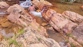 risky sex on the waterfall trail with a lot of adrenaline and we were dying of fear of being caught, the big dick came inside my ass. luna oliveira e vagninho