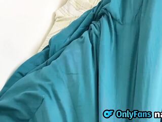 Mi hermanastra siempre se levanta caliente con ganas de polla