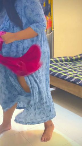 Jab Aunty ne lipstick lagaye tab uski hath rase se bandh die Jabardast Chudai - i Tied Her &amp; Fuck When She Apply&hellip;   Clip 1