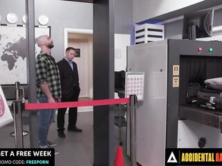 ACCIDENTAL GROUP SEX - Hawt Whitney Wright Gets Team-fucked By Airport Security SPANISH SUBTITLES