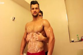 Raul Muscle Brothers - Shower