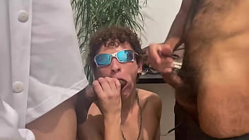 O putinho tinha um sonho de ser comido por um Enfermeiro