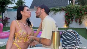 quality time in the hot tub with apollo banks