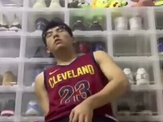 Asian basketballer jerk off