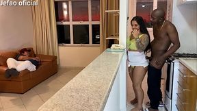 Fui arruma a maquina se uma cliente, e o marido intertido com a televis&atilde_o,  e deixou q mulher gostosa do meu lado, fodi ela bem gostoso