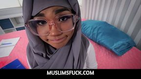 MuslimsFuck-Lucky Stud Bangs Hard Middle-Eastern Pussy And Covers Her Pretty Face With Huge Load
