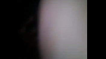 Colocando puta pra mamar