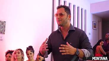 Live Baile do Brad com Elisa Sanches, Luna Oliveira, Shayenne Samara, Pamela Santos, Lina Nakamura, Victoria Dias, Ana Júlia, Marsha Love, Mia Linz, Giovanna Bombom