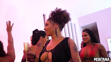Live Baile do Brad com Elisa Sanches, Luna Oliveira, Shayenne Samara, Pamela Santos, Lina Nakamura, Victoria Dias, Ana Júlia, Marsha Love, Mia Linz, Giovanna Bombom