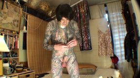 leeharper pinnomen loves to wear a rigid cock ring around his cock and ballsack onstage – he learned the intricate way of getting it on, when joining the porn industry - his video will teach you too!