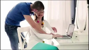 Peach Fucks Her Boyfriend And His Frat