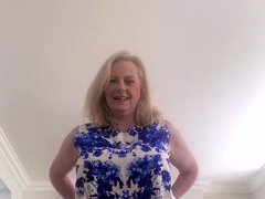 An amateur hitchhiking blonde is toying with drivers cock