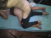 Le subo su pollera a rallas le corro la tanga de lado y me pongo lubricante para metersela