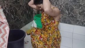 Muslim girl ko college ke bathroom me mms bna liya