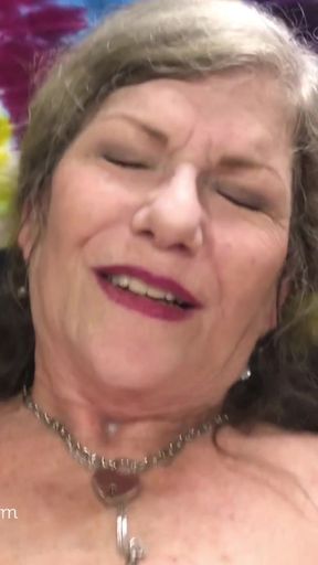 Horny Mature Wife Gets Her Creampie! MaXXXimumMilf   Clip 2