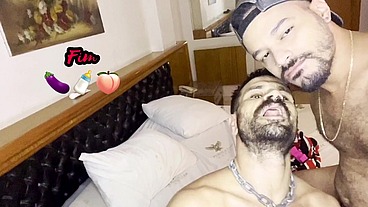 O Fernando Brutto passivão macho ligado nos 220,deu seu cuzão com muita vontade com uma calcinha socada no rabo - Foda completa