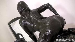 PORNSTARPLATINUM Mindi Mink Rubs Pussy With Greased Oil