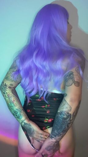 Need someone to play with me now