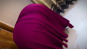 Big Ass Hot Stepmom Clean Stepson's Room Wearing Abaya Without Pant Naked Ass & Pussy