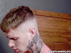 Hung Zario Travezz welcomes Zac Bishop mouth deep between his legs