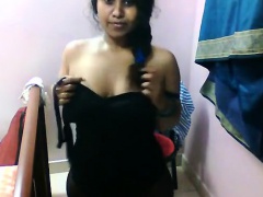 Indian sexy tamil girl exposing her sexy big booby body in