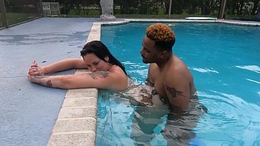 FINNYSPLAYHOUSE - Big Booty Step Sister Davina Winter Gets Fucked in Pool while Parents Are Away