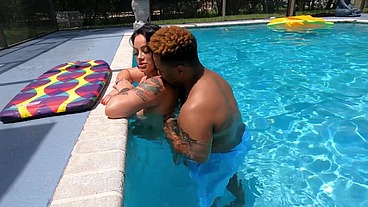 FINNYSPLAYHOUSE - Big Booty Step Sister Davina Winter Gets Fucked in Pool while Parents Are Away