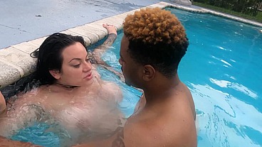 FINNYSPLAYHOUSE - Big Booty Step Sister Davina Winter Gets Fucked in Pool while Parents Are Away