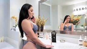 Seductive Milf Sheena Ryder Licks Huge Dick&#x1F346;