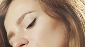 ”Pretty feet on a pretty sexy girl having a big orgasm”