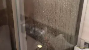 A beautiful girl gave a blowjob to a stranger in a hotel