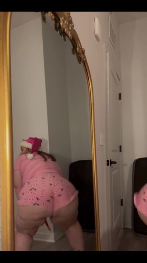 Practicing Twerking and Jiggling My Ass