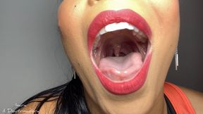 Minha boca é imensa, você sonha ser devorado por mim, veja como a minha uvula é gigante
