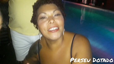 Depois de colocar pra mamar na beira da piscina Comi o cuzinho da Grazy sapeca na mansão prime em um ménage gostoso com Sabrina Prezotti e no final da gravação ainda comi a