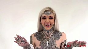 Tattooed Jessica's big tits solo ride on the Tremor