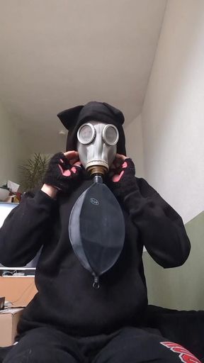 gasmask breathplay with diffrent gags