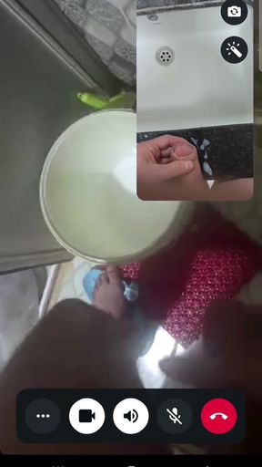 The Kurdish Couple Masturbates at the Same Time.