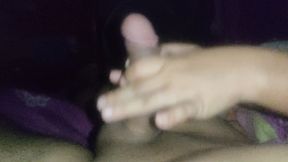 me gusta darle una rica paja pequenas manos a mi padrastro en las noches, es muy rico masturbarlo, me gusta tocar su verga / abneyzimmer / leandrozimmer
