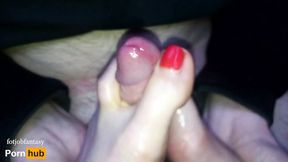 My girlfriend's tender feet and toejob tease