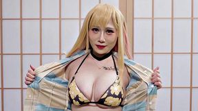 Miss Xiao Ye Ye gets a new costume to feel very sexy