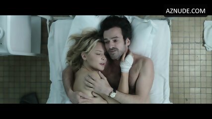 Virginie Efira in Attendant Bojangles