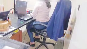 I Finally Got My Coworker to Fuck Me in My Office Parte 1