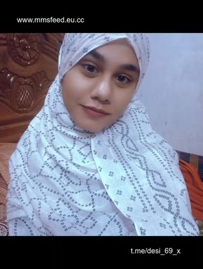Pakistani couple engages in steamy missionary sex; she swallows his