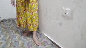 Village girl ko Big boobs daba daba kar pela