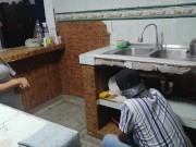 ME FOLLO ALA EMPLEADA DOMESTICA DE LA CASA DE MIS PADRES