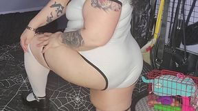 BBW MISS LOLLY MAKES HERSELF SQUIRT IN HER LITTLE FOR BIG OUTFIT